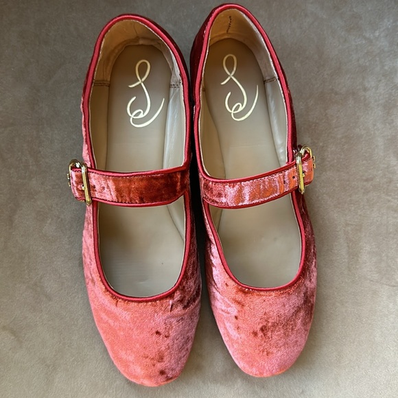 Girls Sam Edelman Velvet flats in Maroon, size 3 - Picture 9 of 13